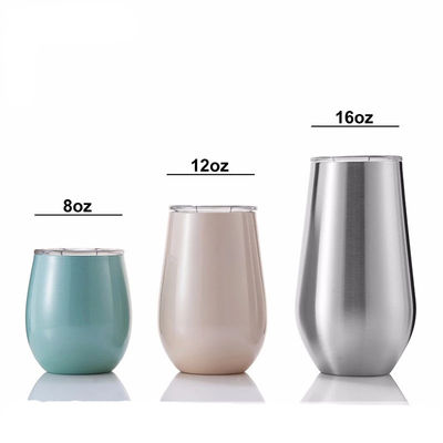 O projeto novo isolou copos do vinho com tampas, capacidade pequena isolada da caneca do vinho