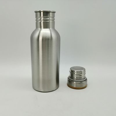 Resistência de corrosão de aço inoxidável da garrafa de água 500ml parede de prata da cor da única